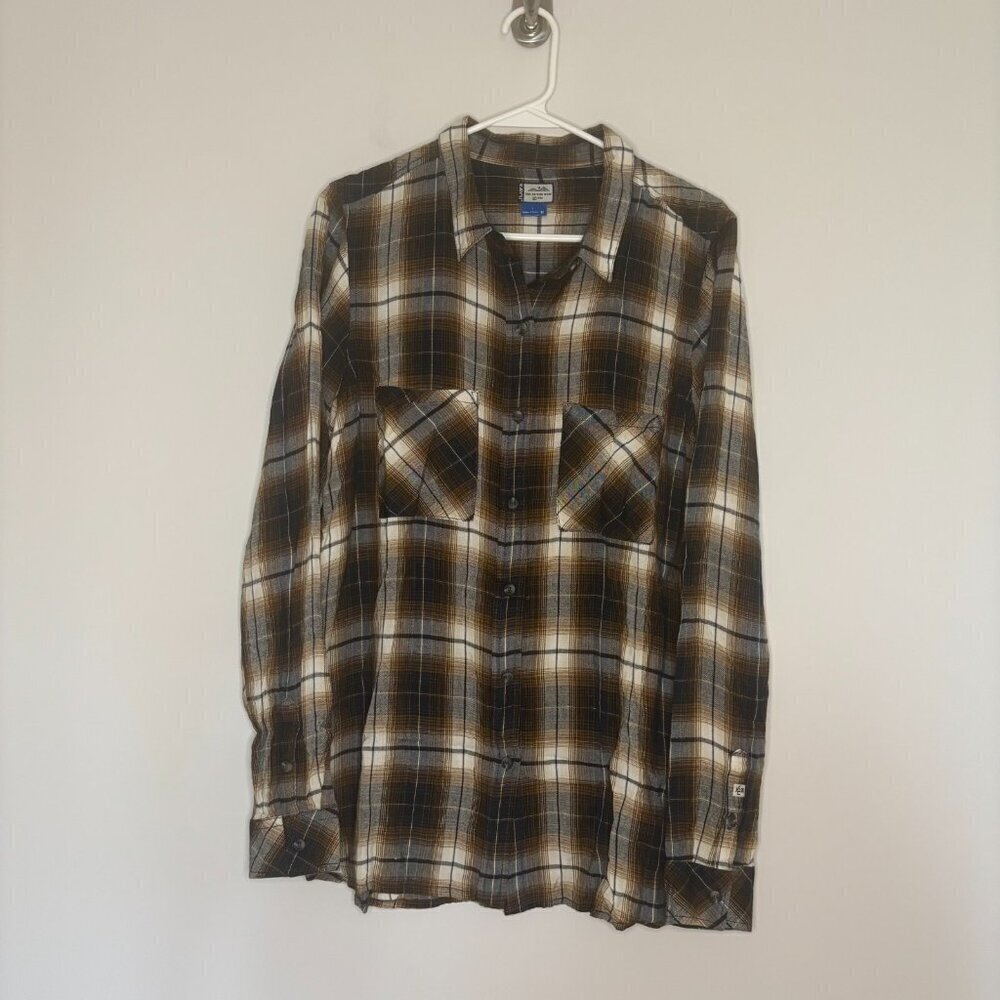 KAVU Button Up Shirt Medium Brown Plaid Long Sleeve Point Collar Pockets Soft